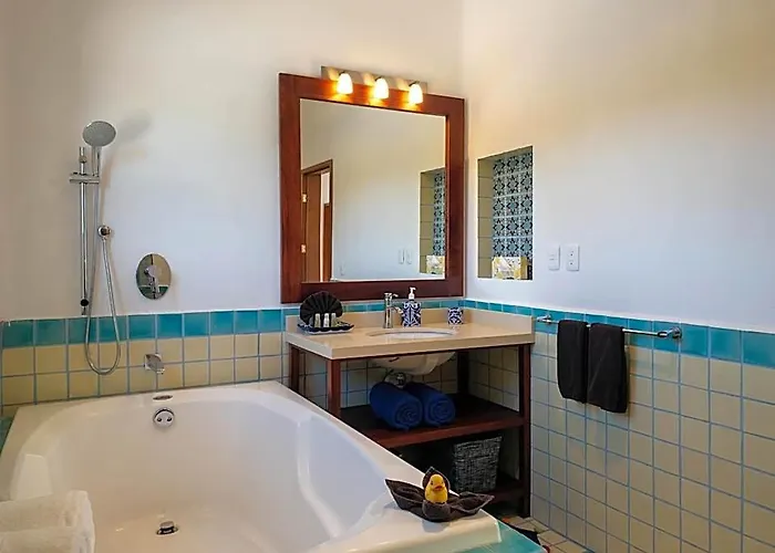 Casa Zarah - Hacienda Family - Pool And 2-block To Hotel