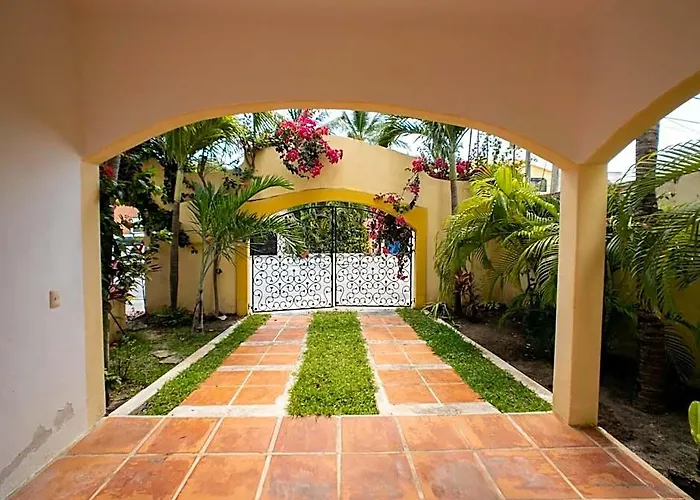 Casa Zarah - Hacienda Family - Pool And 2-block To Puerto Morelos