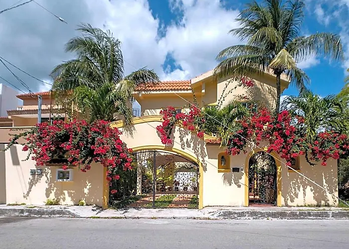 Hotel Casa Zarah - Hacienda Family - Pool And 2-block To 3*
