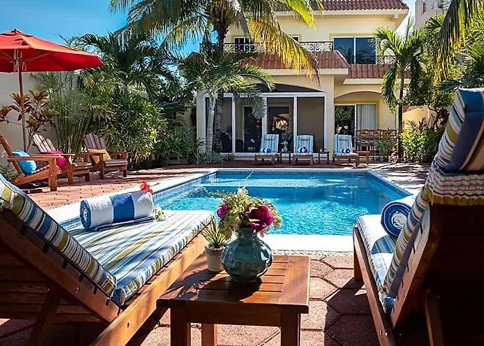 Hotel Casa Zarah - Hacienda Family - Pool And 2-block To 3*